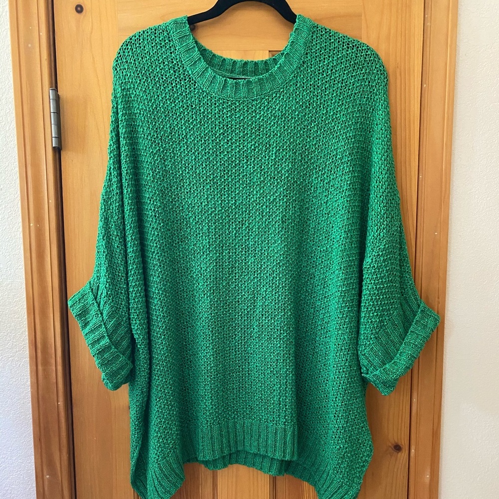 Green Oversized 3/4 Sleeved Sweater